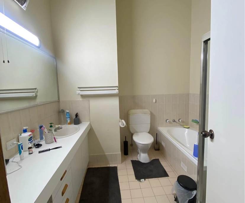 Room in a share house
