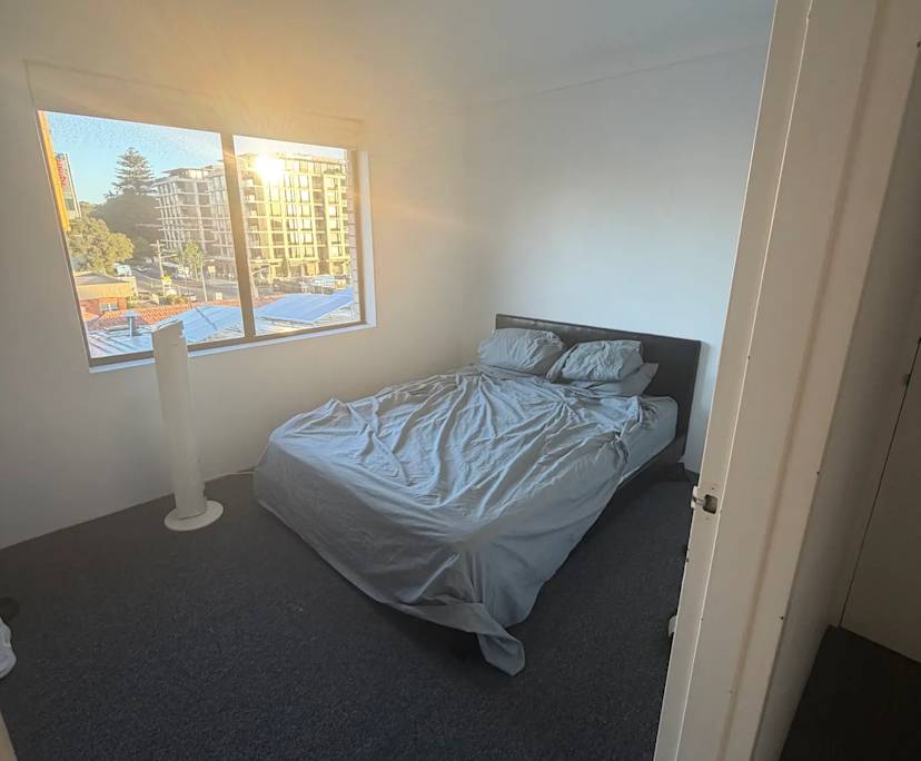 Furnished room in a flatshare