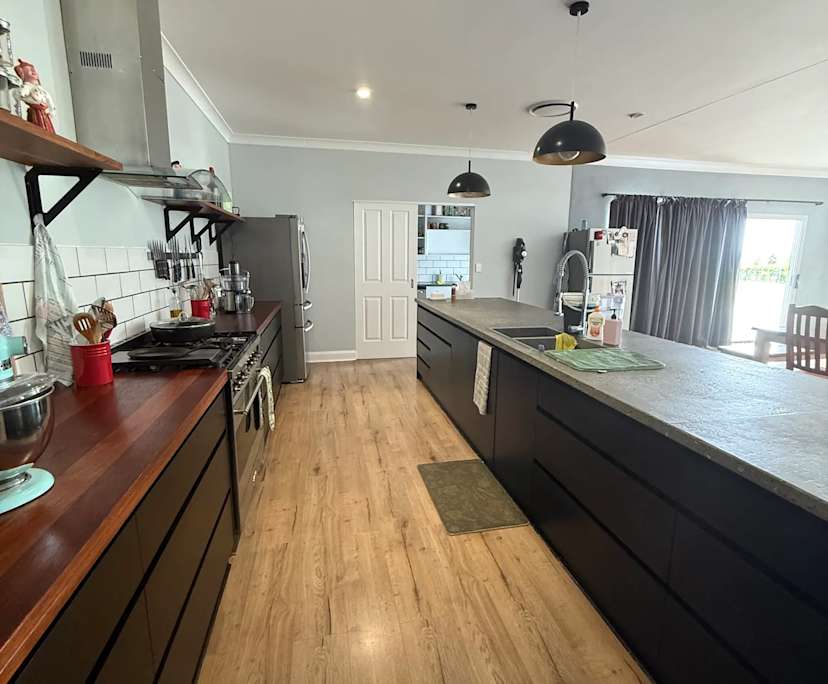 $350, Share-house, 6 bathrooms, Moore Creek NSW 2340