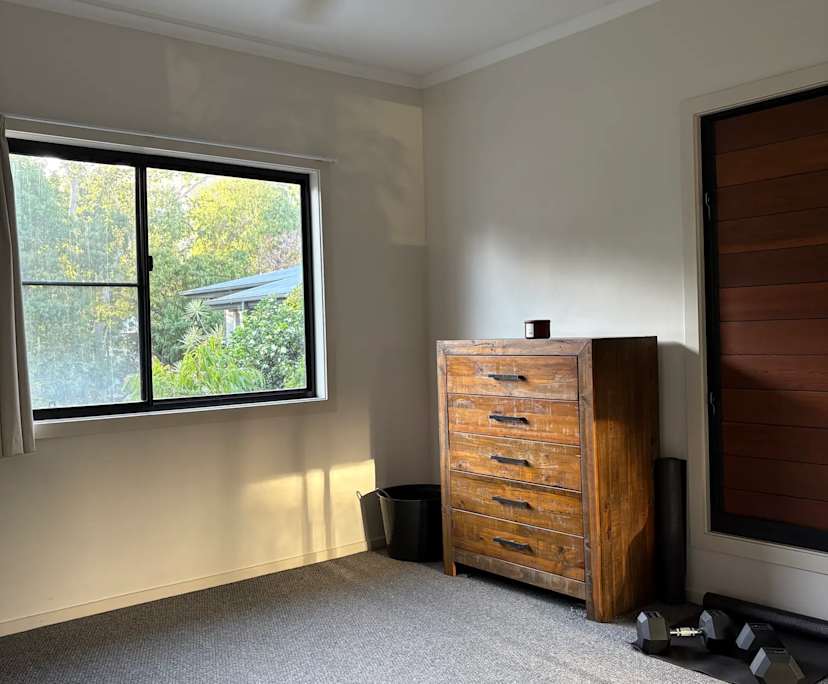 $350, Flatshare, 3 bathrooms, Cannonvale QLD 4802