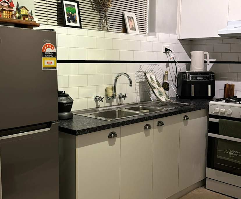 $350, Flatshare, 2 bathrooms, St Kilda VIC 3182