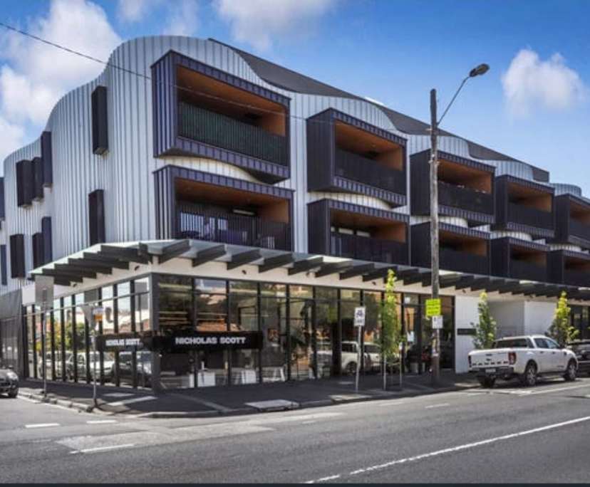 Unfurnished room with own bathroom