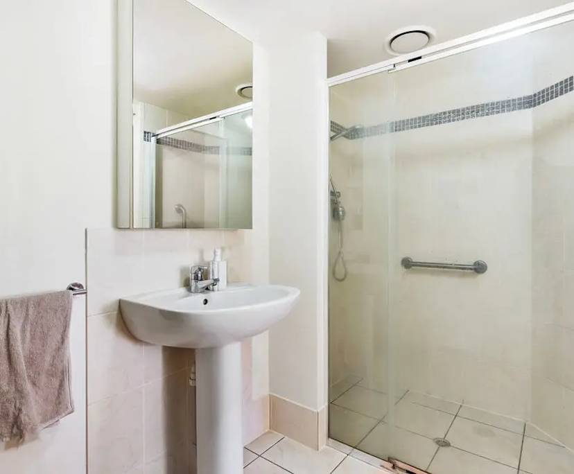 $550, Flatshare, 2 bathrooms, Burleigh Heads QLD 4220