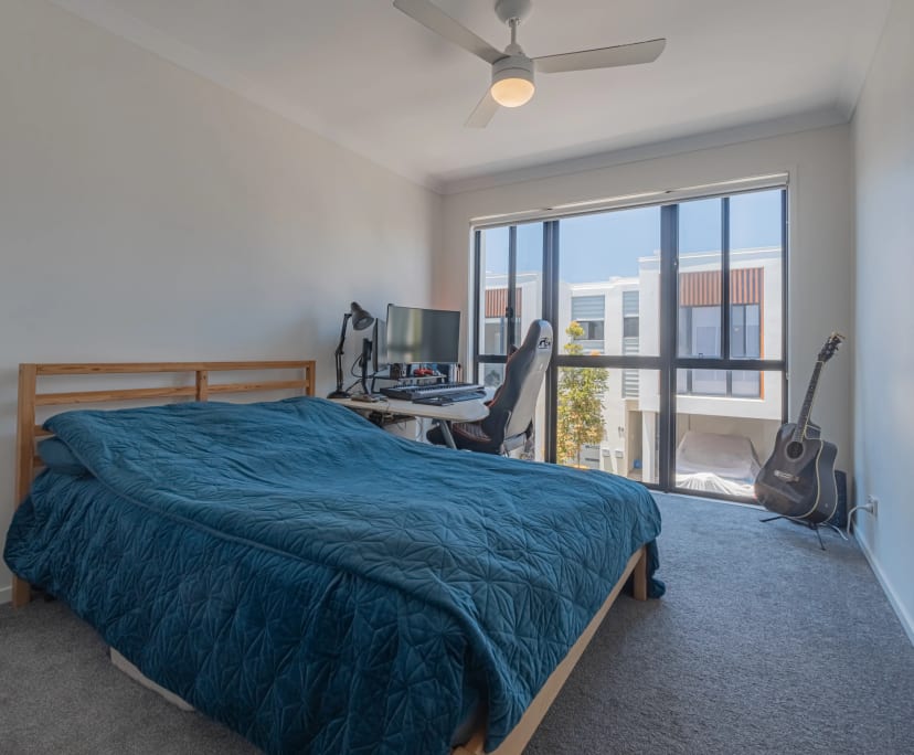 Room in a share house