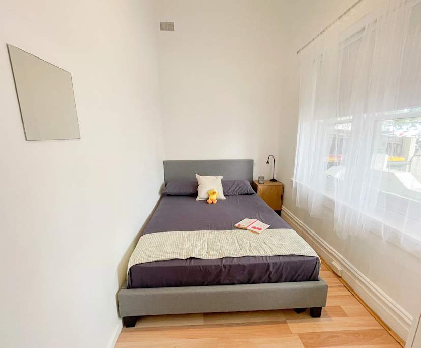 $1,695, Whole-property, 5 bathrooms, Balaclava VIC 3183