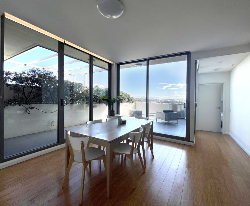 $1,320, Whole-property, 3 bathrooms, Wolli Creek NSW 2205