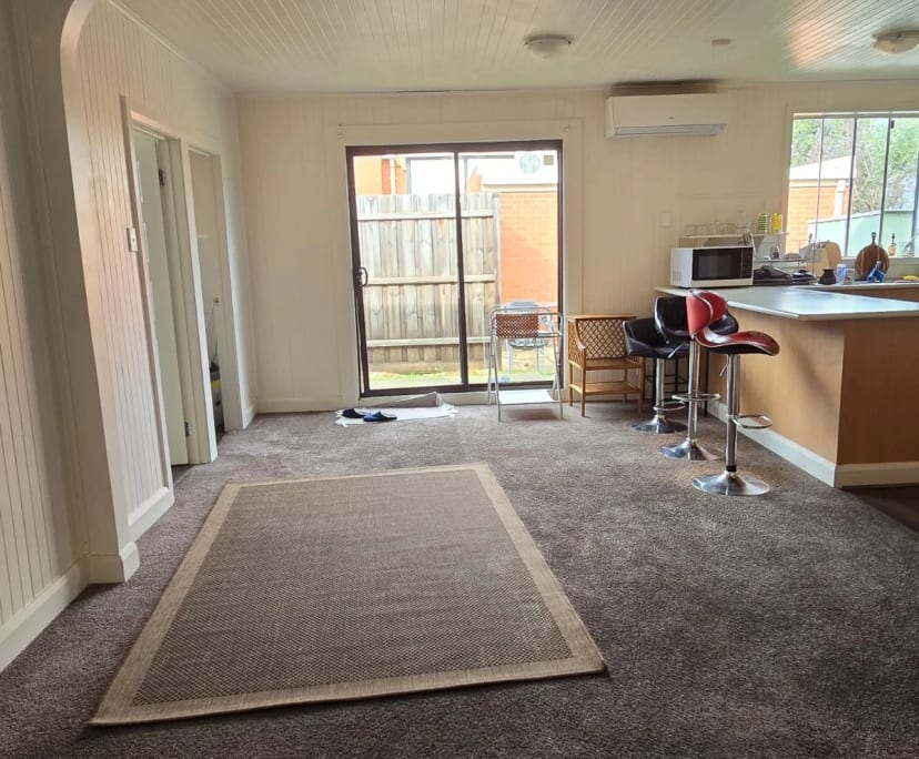 Room for Rent in Airport West, Melbourne 170, Unf...