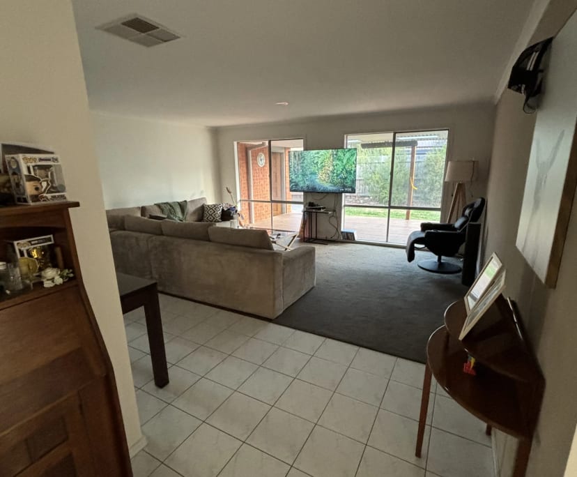 Room for Rent in Blind Bight, Melbourne 250, Unfu...