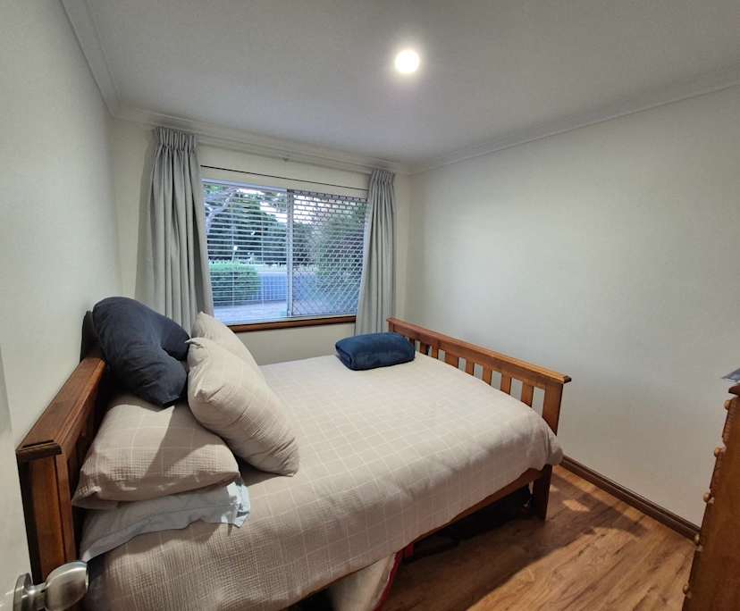 $350, Share-house, 3 bathrooms, Craigie WA 6025