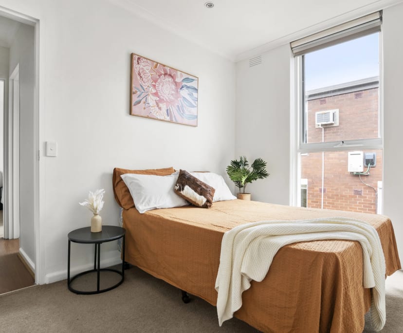 $855, Whole-property, 2 bathrooms, Saint Kilda East VIC 3183