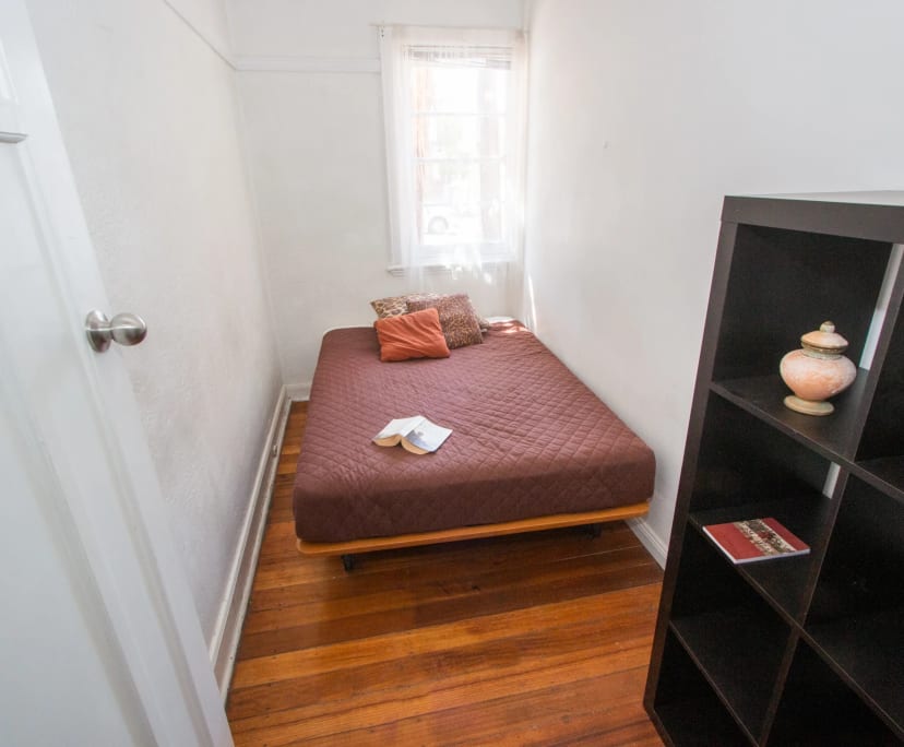 $1,200, Whole-property, 4 bathrooms, Saint Kilda VIC 3182