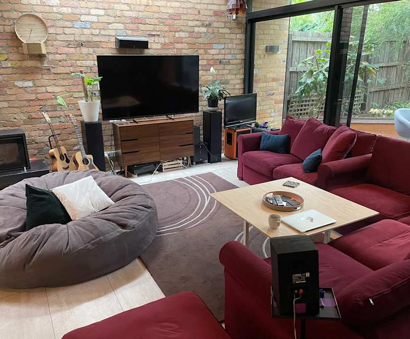 Room in a share house