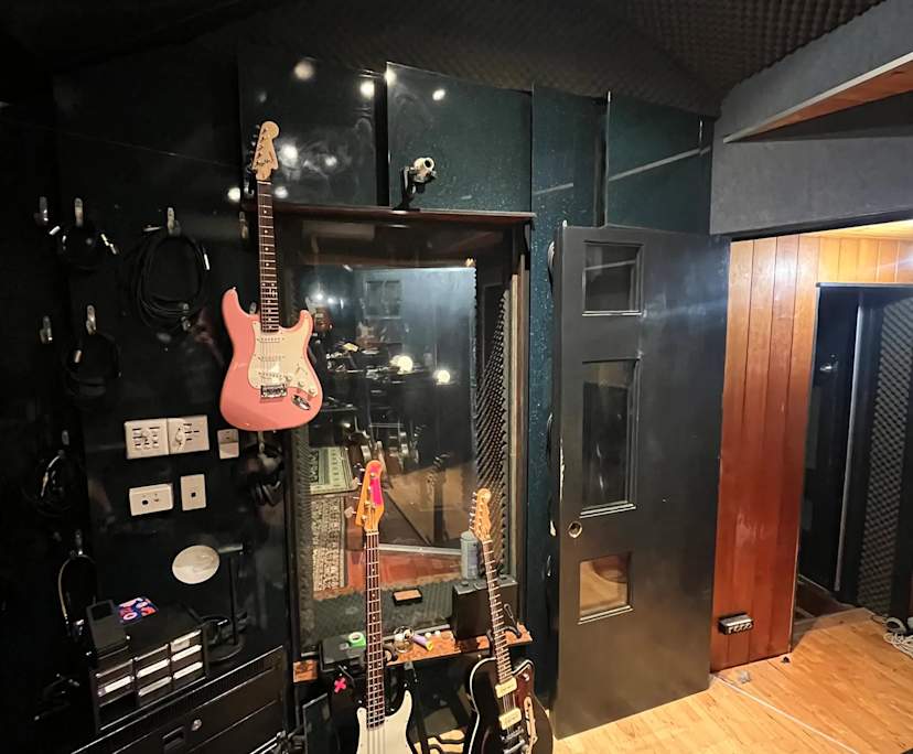 Room in a share house