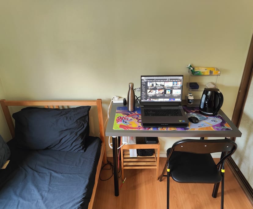 Furnished room in a flatshare