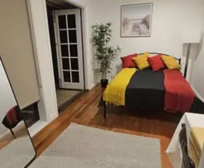 Furnished room in a share house