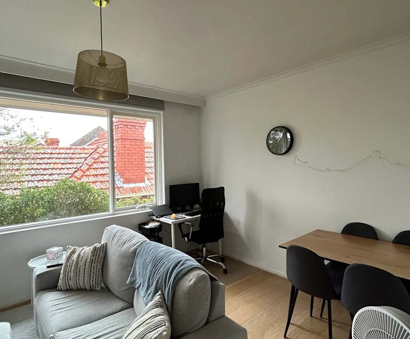 Unfurnished room in a flatshare