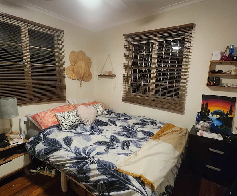 Room in a share house