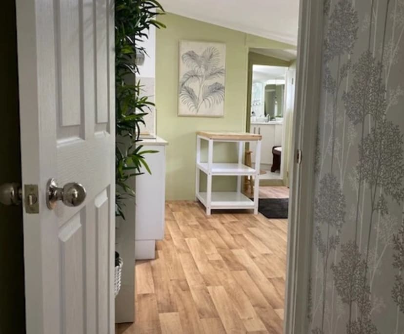 $330, Share-house, 3 bathrooms, Kangaroo Point QLD 4169