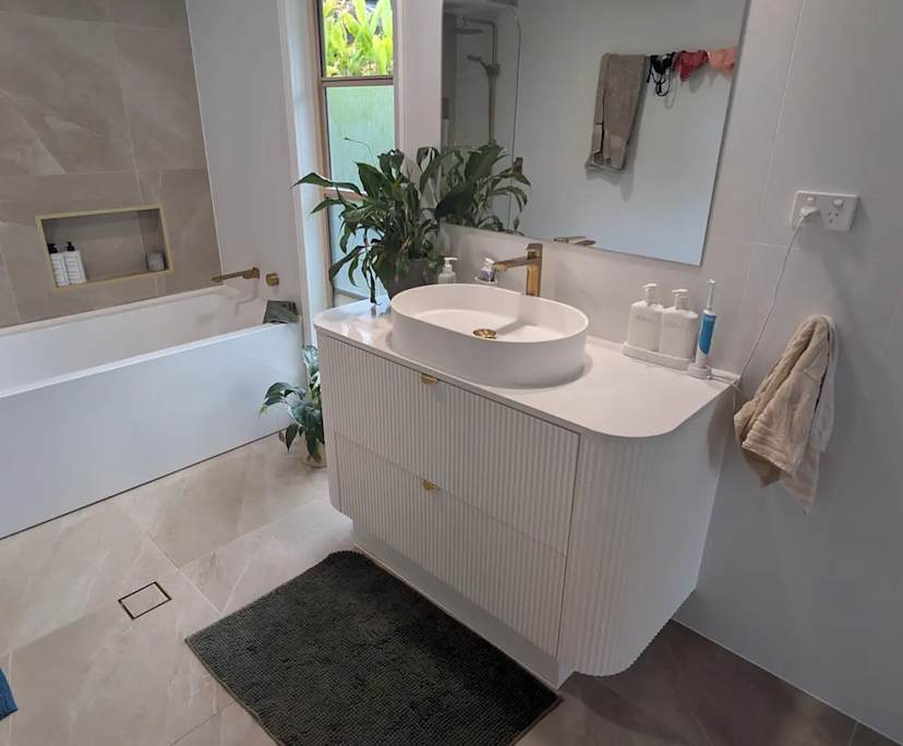 $330, Share-house, 4 bathrooms, Banora Point NSW 2486