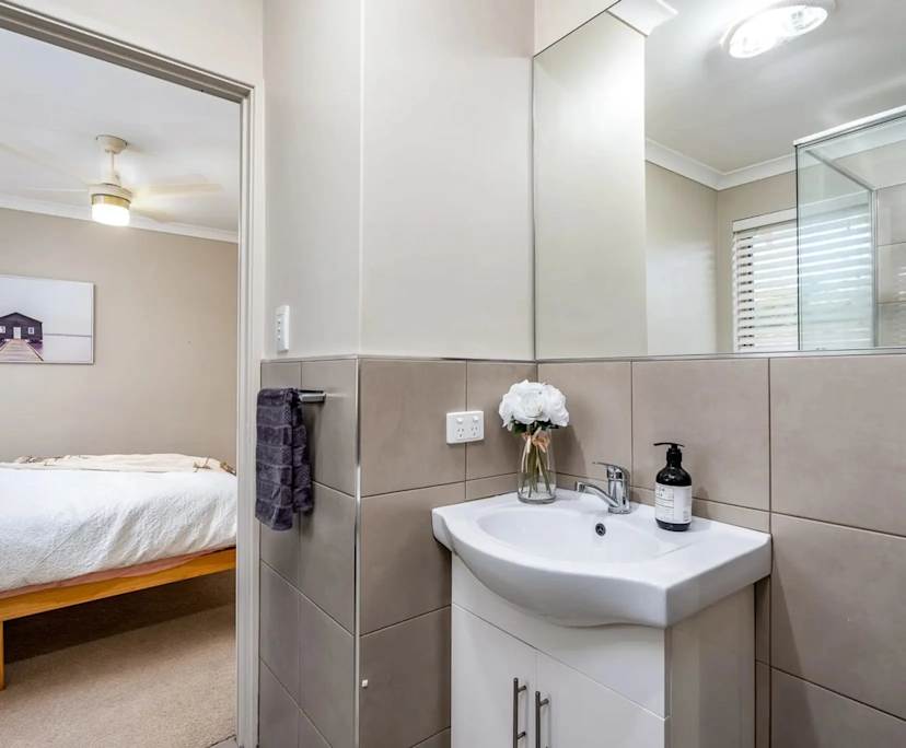 Room in a share house