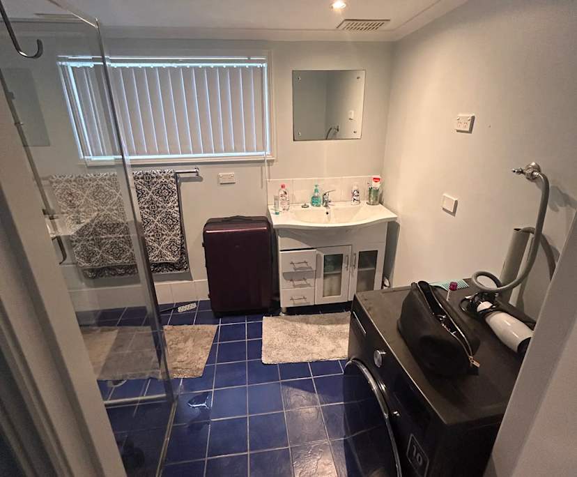 $370, Flatshare, 4 bathrooms, Berkeley Vale NSW 2261