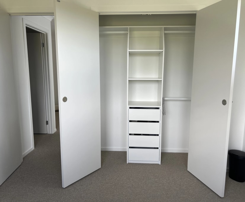 $210, Homestay, 3 bathrooms, Jordan Springs NSW 2747