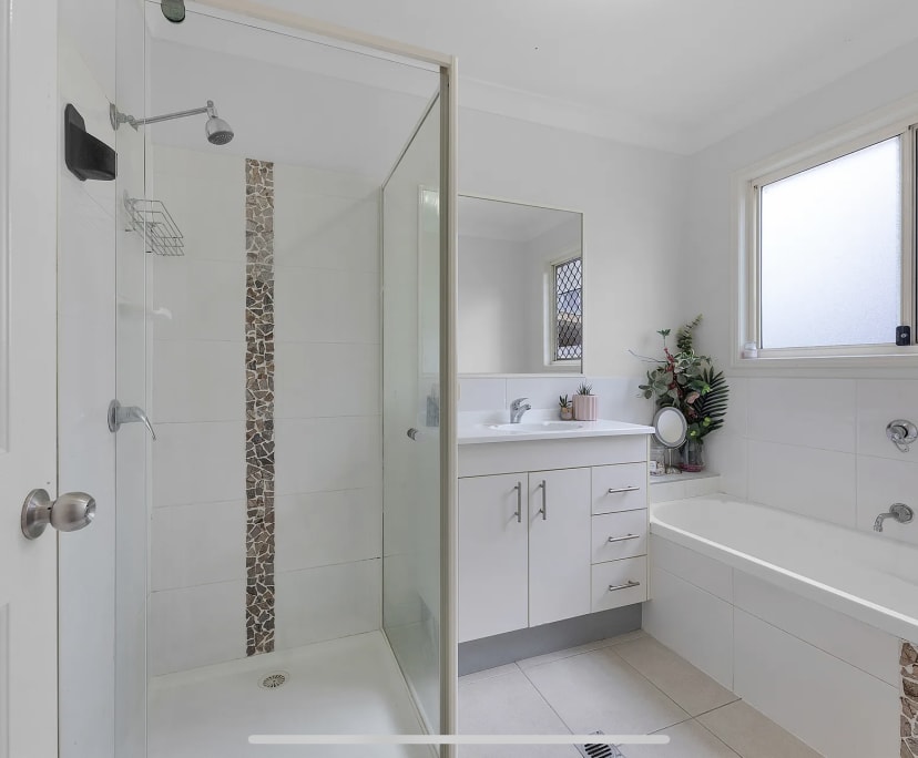 $250, Share-house, 4 bathrooms, North Ipswich QLD 4305