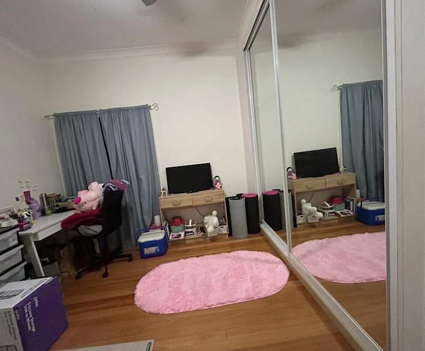 Furnished room in a share house