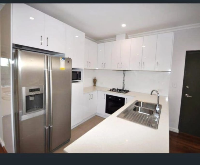 $750, Whole-property, 2 bathrooms, Cloverdale WA 6105