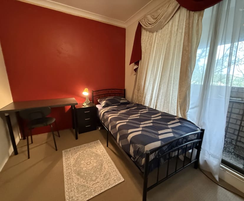Furnished room in a flatshare