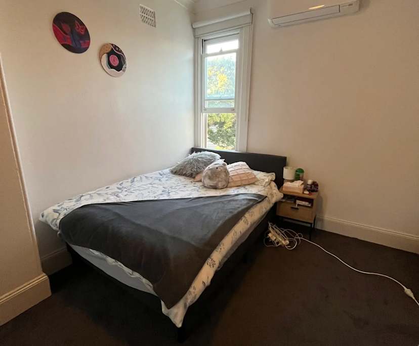 Room in a share house