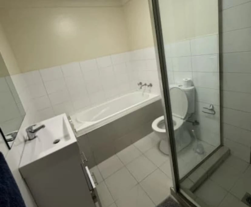 Furnished room in a flatshare