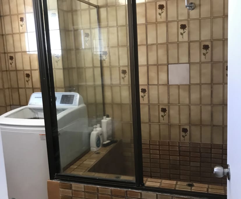 $300, Student-accommodation, 2 bathrooms, Surfers Paradise QLD 4217