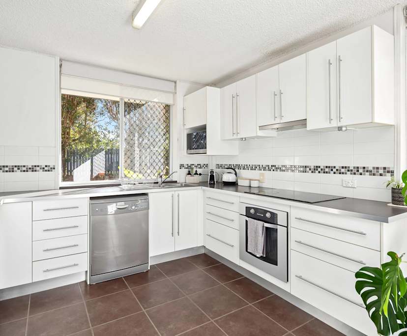 Unfurnished room in a flatshare
