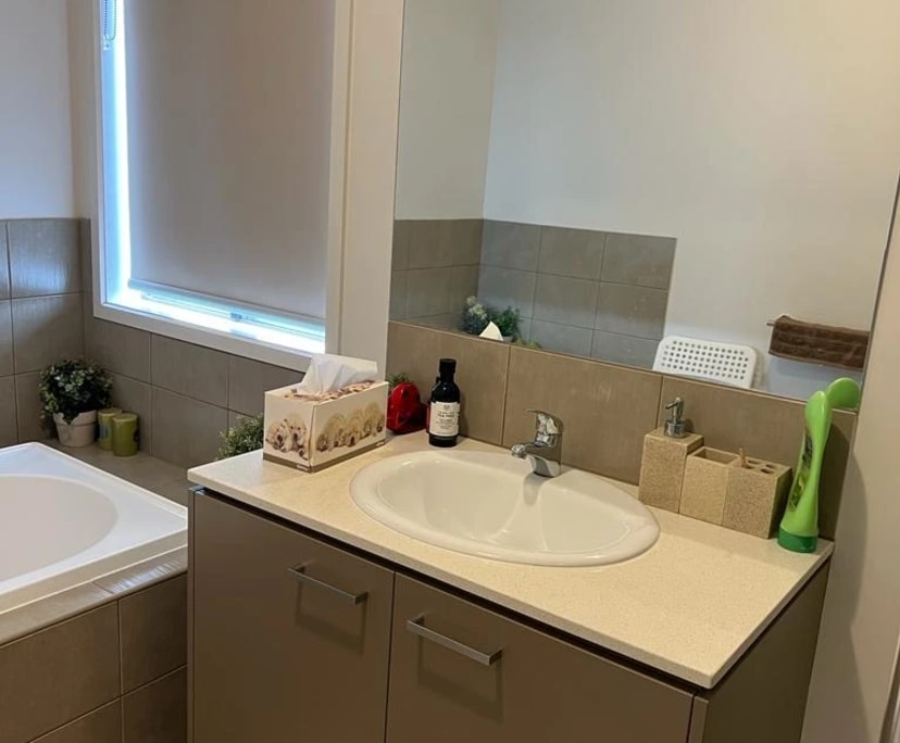 $200, Share-house, 4 bathrooms, Cranbourne West VIC 3977