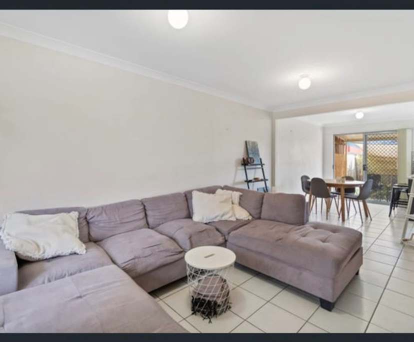 $300, Share-house, 3 bathrooms, Logan Central QLD 4114