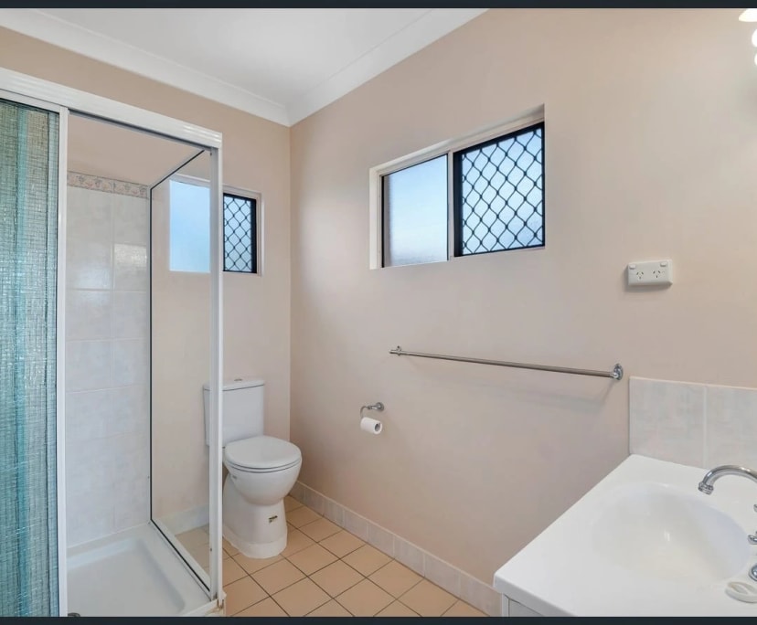 $230, Share-house, 6 bathrooms, Kirwan QLD 4817