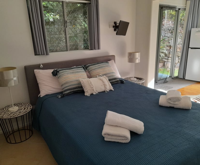 $350, Homestay, 3 bathrooms, Aeroglen QLD 4870