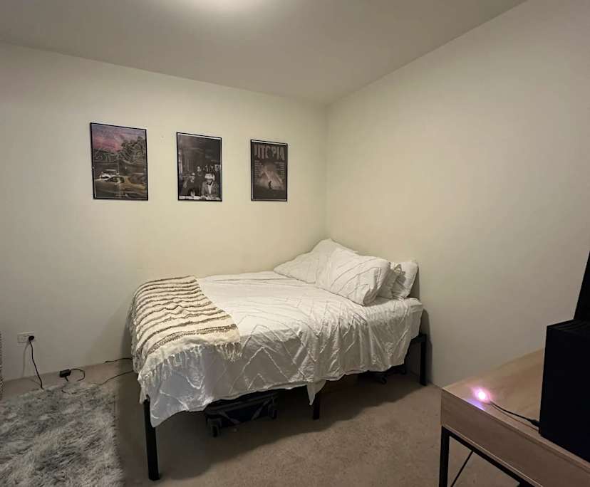 Furnished room with own bathroom