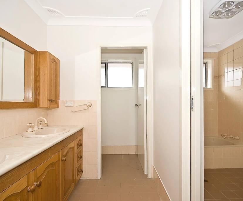 Room in a share house