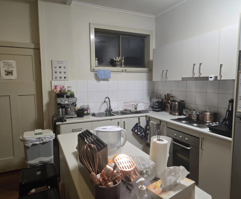 Furnished room in a flatshare