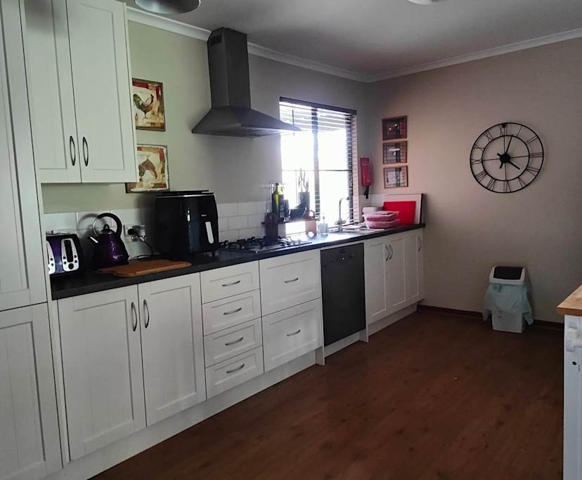 Room in a share house