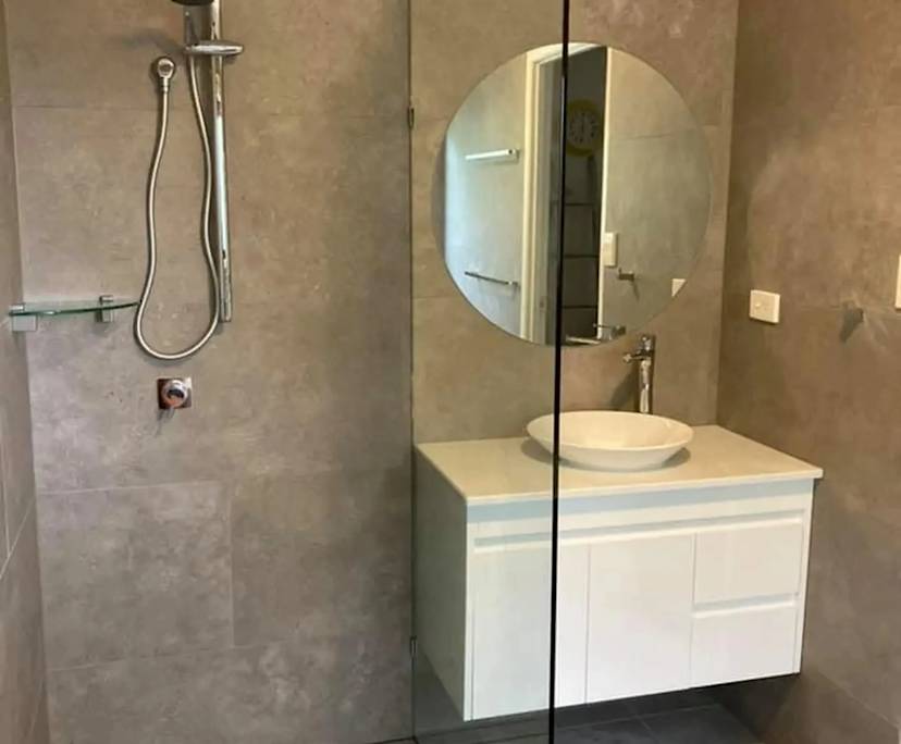 $265, Share-house, 3 bathrooms, Stones Corner QLD 4120