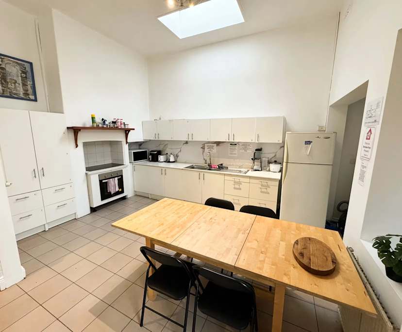 $350, Share-house, 6 bathrooms, St Kilda VIC 3182