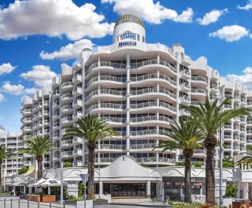 $880, 1-bed, 1 bathroom, Broadbeach QLD 4218