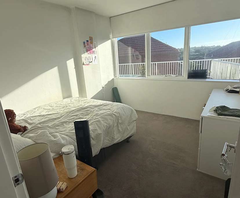 Furnished room in a flatshare