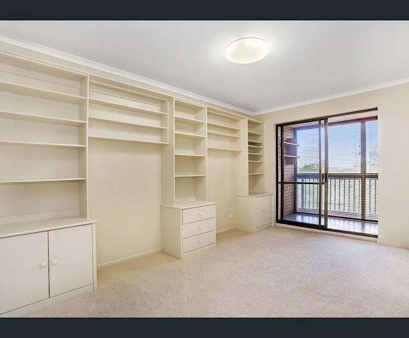 Unfurnished room in a flatshare