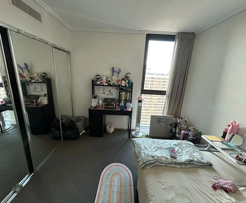Furnished room in a flatshare
