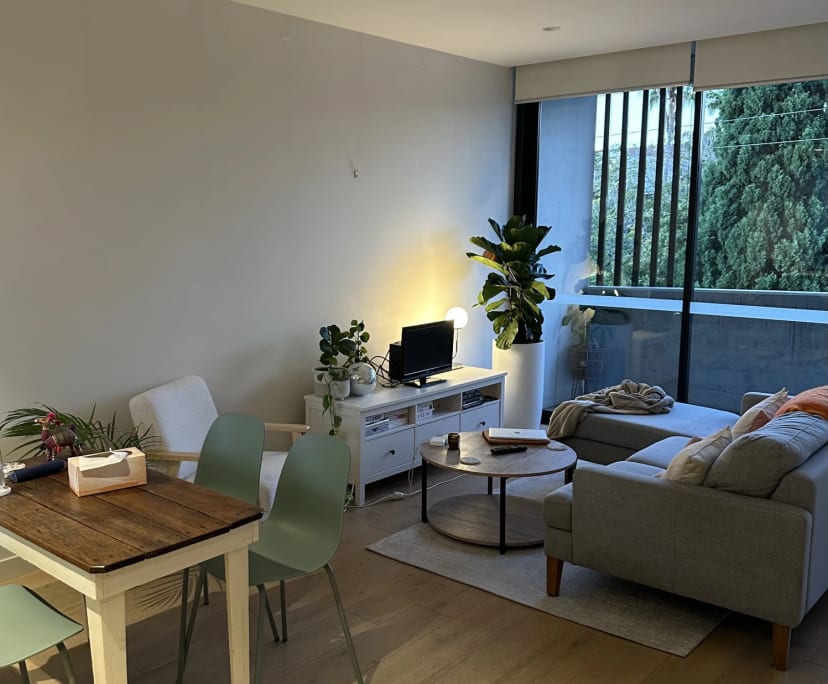 Unfurnished room with ensuite in a flatshare