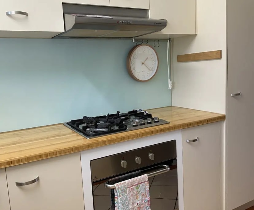 $290, Whole-property, 2 bathrooms, Cairns North QLD 4870